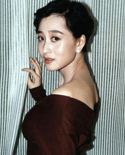 璀璨香港，梦想启航的非凡人生之旅